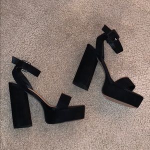 Heels *CONSIDERING ALL OFFERS MADE*